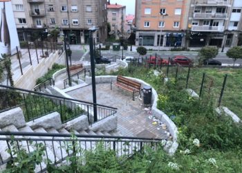 limpieza avenida camelias hispanidad escaleras
