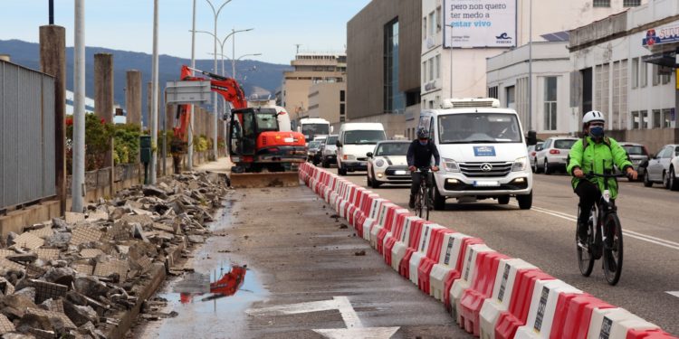 Autoridad Portuaria de Vigo trabajos rúa Beiramar bicicleta tráfico