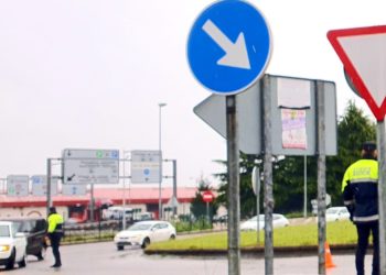 Colas, aparcamientos llenos y apoyo de la Policía Local en una nueva jornada de vacunación en el Ifevi