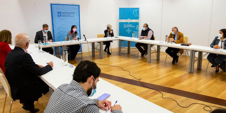 o Foro pola Economía Social Galega reivindica o seu modelo empresarial na reunión coa conselleira de Emprego