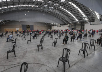 Sanidade prepara grandes espacios para vacunaciones masivas con 58.000 nuevas dosis de AstraZeneca