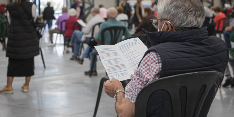 Récord de vacunación en España:  453.682 dosis en un día y 3 millones con pauta completa