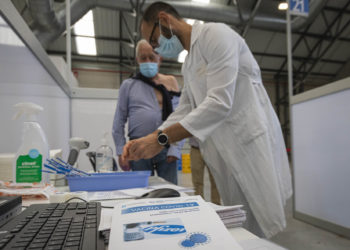 Récord de vacunación en España:  453.682 dosis en un día y 3 millones con pauta completa