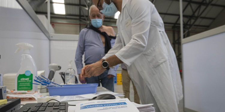 Récord de vacunación en España:  453.682 dosis en un día y 3 millones con pauta completa