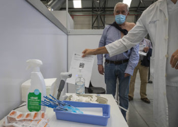 Récord de vacunación en España:  453.682 dosis en un día y 3 millones con pauta completa