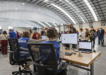 Récord de vacunación en España:  453.682 dosis en un día y 3 millones con pauta completa