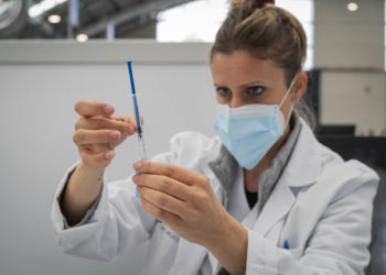 Récord de vacunación en España:  453.682 dosis en un día y 3 millones con pauta completa