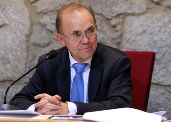 El alcalde de Ponteareas renuncia al cargo por razones de salud