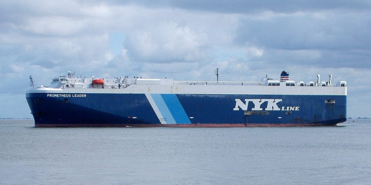 Investigan seis posibles casos de variante india en la tripulación de un barco aislado en Vigo