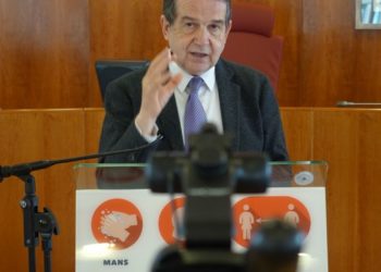 Caballero celebra que Peinador sea “el principal aeropuerto de Galicia” sin subvenciones de por medio