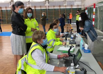 Los siete concellos del área de Vigo con peor incidencia contienen o disminuyen sus contagios