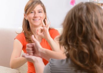 Curso de lengua de signos para jóvenes
