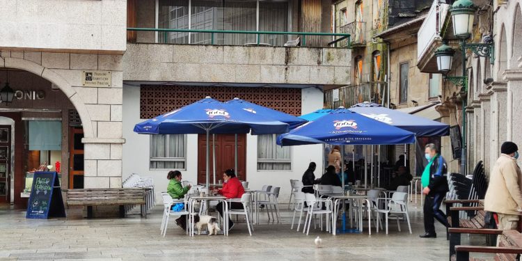 Suben los casos de Covid-19 en O Porriño, Tui, Ponteareas y Cangas; bajan en Baiona y Salvaterra