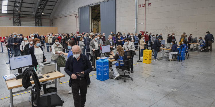 El área de Vigo reduce su incidencia acumulada en la víspera de una importante reunión del comité clínico