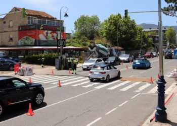 El Concello refuerza la seguridad peatonal en Samil con un nuevo semáforo