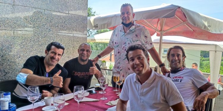 Figo y Roberto Carlos hacen parada en Vigo tras acudir a la Liga de Campeones