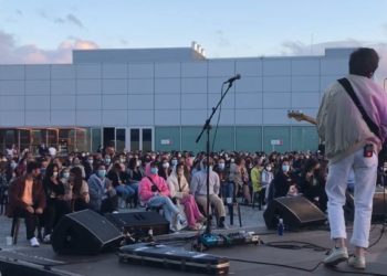 Seis «influencers» con millones de seguidores viralizan la ría de Vigo y la música de Sadness
