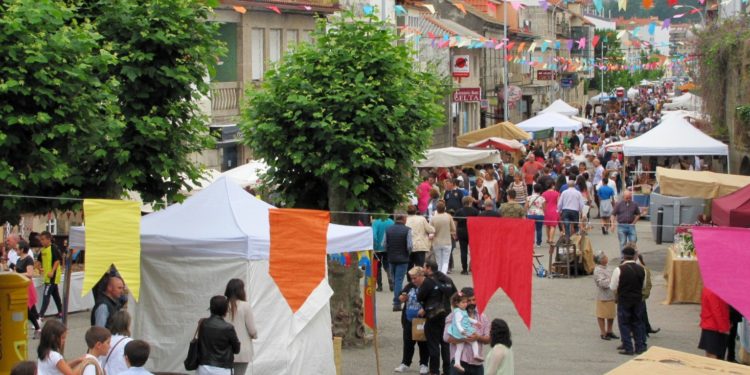 El mercado de Sabarís recupera toda su actividad