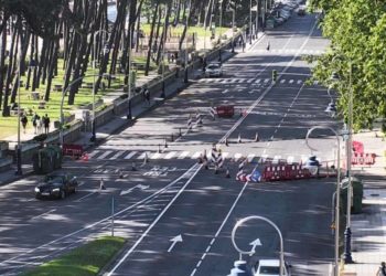 Y a unos metros del Verbum de Samil… otro semáforo