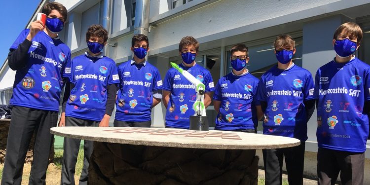 Estudantes de nove institutos galegos, un de Vigo, lanzan os seus satélites