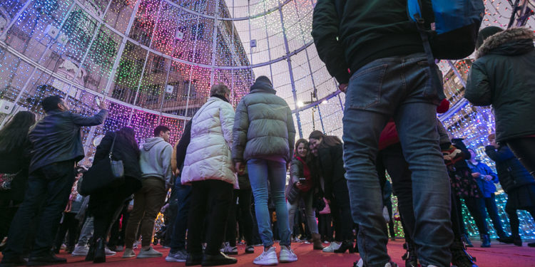 Vigo abrirá una “consulta” para que la gente escoja las canciones del árbol de Navidad