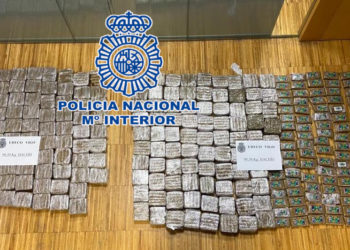 La Policía Nacional de Vigo interviene 100 kilos de hachís escondidos en dos coches