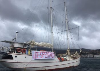 La expedición zapatista llega a Baiona y retrasa su desembarco en Vigo