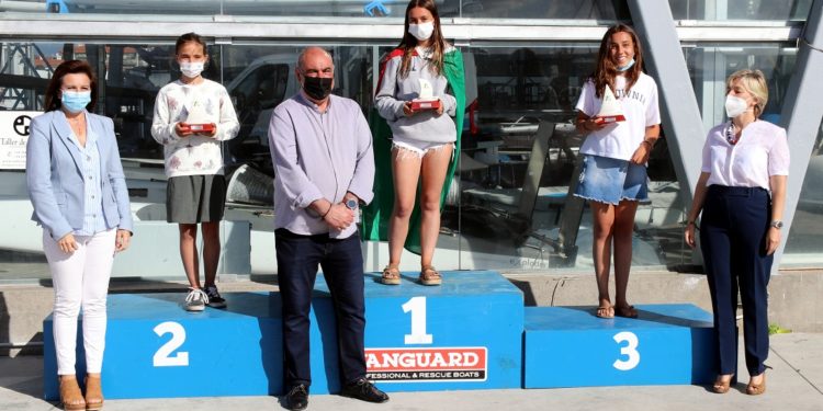 Martín Mijares y Natalia Domínguez, campeones gallegos de Optimist