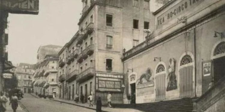 Vigo y el Teatro Tamberlick, sede de grandes congresos, hace un siglo