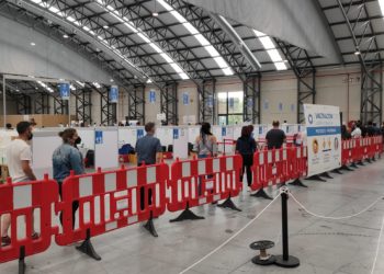 Galicia “no cierra la puerta” a adelantar la vacunación de estudiantes