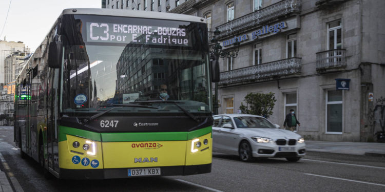 Vitrasa pon en marcha o servizo especial ás praias a partir do 15 de xullo