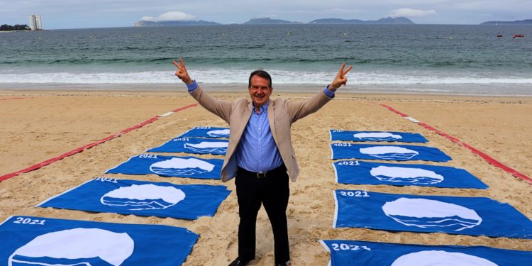 Las playas de Vigo ya presumen de sus banderas azules