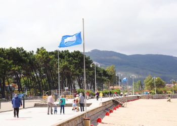Las playas de Vigo ya presumen de sus banderas azules