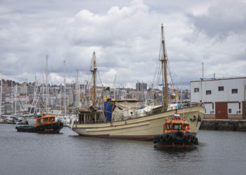 El «Hidria» vuelve a tocar el mar de Vigo