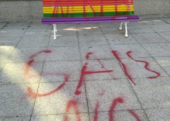 Vandalizan un banco LGTB en un nuevo ataque homofóbico en Salvaterra