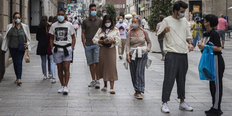 Galicia suma casi 1.500 contagios y supera los 13.000 casos activos de covid