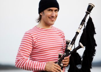 Carlos Núñez regresa a Monteferro para ofrecer unha mística fusión de música e solpor