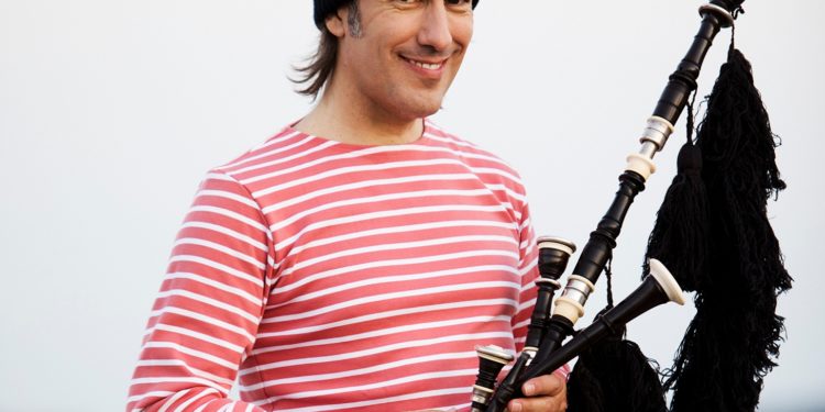 Carlos Núñez regresa a Monteferro para ofrecer unha mística fusión de música e solpor