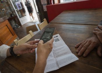 «Las pruebas en la hostelería es la solución menos mala, la otra es cerrar»