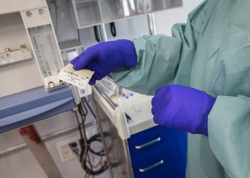 El cribado móvil del Náutico detecta 16 positivos