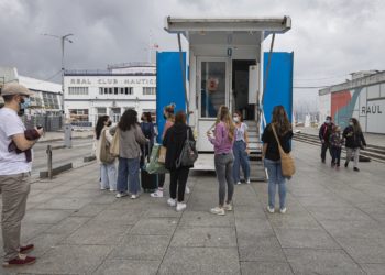 La covid ralentiza su avance en Galicia y se estabiliza la presión en los hospitales