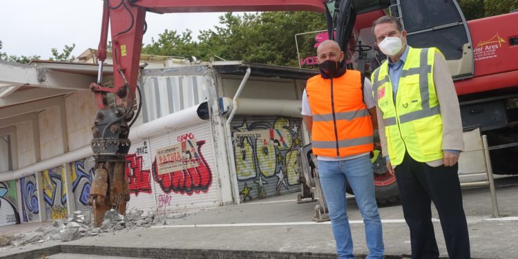 El Camaleón sucumbe: «Es un mamotreto lamentable, queremos un Samil distinto»