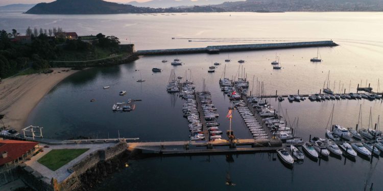 Parte de Baiona rumbo a Compostela el I Rally Rías Baixas de Galicia