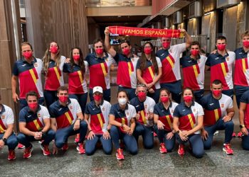 El equipo olímpico de vela, con tres gallegos, parte hacia Tokio