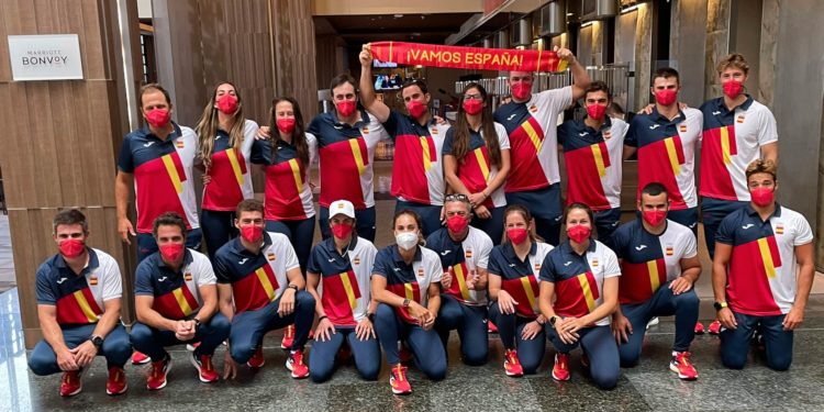 El equipo olímpico de vela, con tres gallegos, parte hacia Tokio