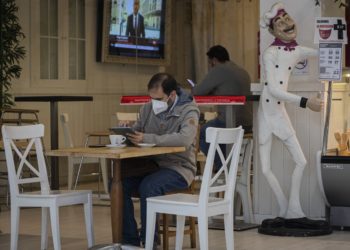 Así son las limitaciones de reuniones que entran en vigor esta medianoche en Galicia