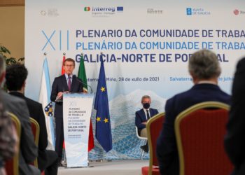 Feijóo destaca el compromiso de España y Portugal con la alta velocidad Porto-Vigo