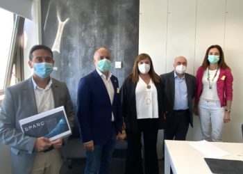 Zona Franca presenta el proyecto de fábrica de circuitos fotónicos al Gobierno