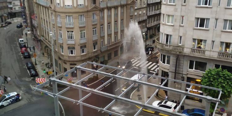 Un ‘géiser’ en pleno centro de Vigo