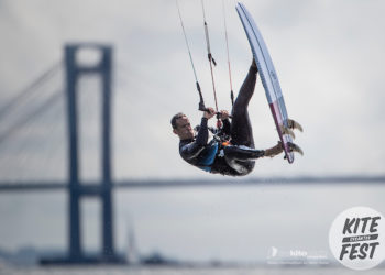 El KiteFest Cesantes «vuela» sobre la ría de Vigo